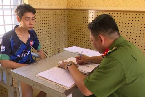 Đối tượng 3 tiền án cầm dao cướp tài sản của nhóm nữ sinh