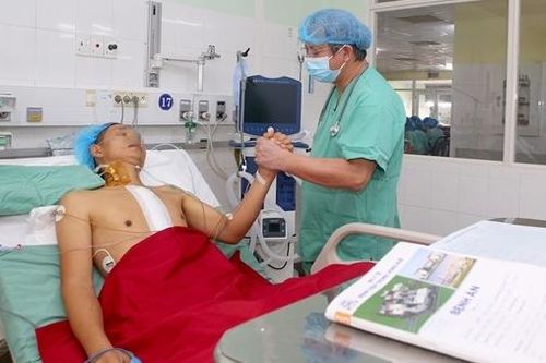 Bác sĩ chạy đua với thời gian, lập kỳ tích ca ghép tim xuyên Việt