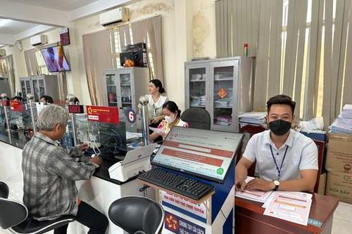 Không ngừng cải cách thủ tục hành chính để làm hài lòng người dân