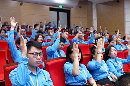 Bà Lê Thị Kim Huệ tái đắc cử Chủ tịch LĐLĐ quận Đống Đa