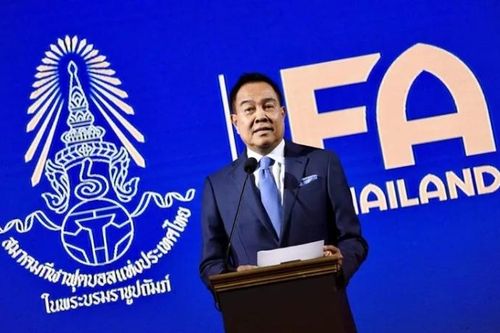 FIFA truy hỏi vụ Chủ tịch bóng đá Thái Lan bị ép từ chức