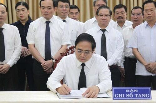 Thủ tướng Phạm Minh Chính viếng nguyên Trưởng ban Tổ chức Trung ương Lê Phước Thọ