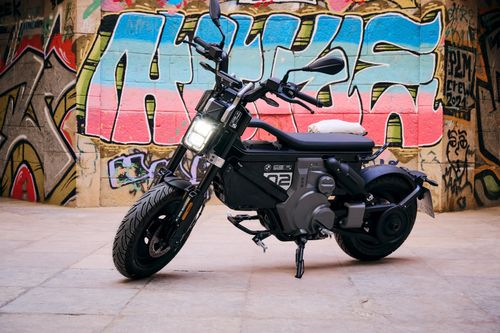 BMW Motorrad ra mắt xe máy điện: Sạc đầy đi 90 km, kiểu dáng đô thị