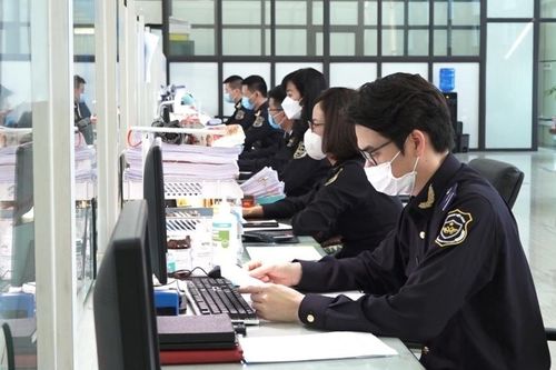 Loạt giám đốc doanh nghiệp bị tạm hoãn xuất cảnh vì nợ thuế