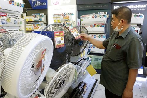Hà Nội: Siêu thị đồng loạt giảm giá điều hòa, quạt máy trong mùa nắng nóng