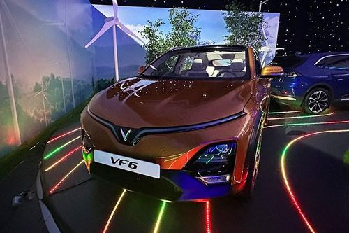 Cận cảnh VinFast VF6 'đối thủ' Kia Seltos và Hyundai Creta tại Việt Nam