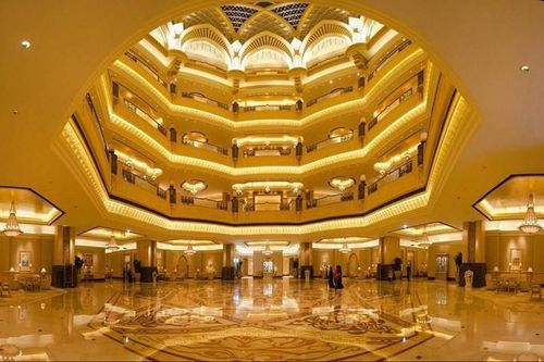 Có gì trong khách sạn 8 sao dát 40 tấn vàng?