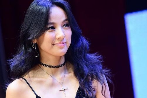 Lee Hyori trình diễn đầy phấn khích bên chồng nhạc sĩ