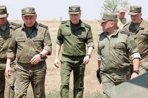 Bộ trưởng Quốc phòng Nga thị sát việc huấn luyện các đơn vị mới