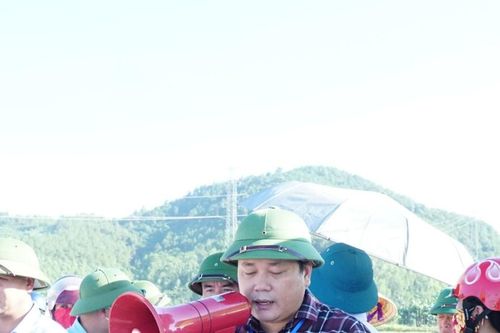 Bảo vệ thi công cầu cạn Diễn Đoài vượt cao tốc Bắc - Nam trên Quốc lộ 48
