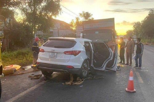Lâm Đồng: Ôtô con đối đầu xe tải khiến 7 người thương vong