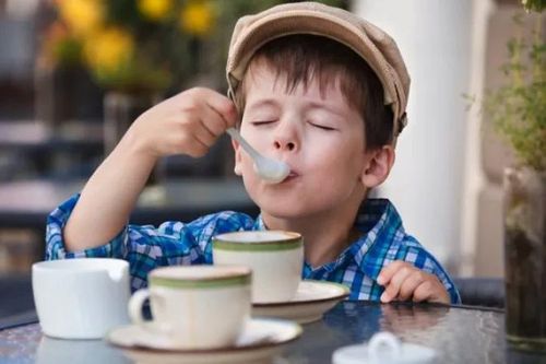 Bác sĩ nhi khoa tiết lộ bí quyết giúp con cao thêm dù cha mẹ không cao lớn