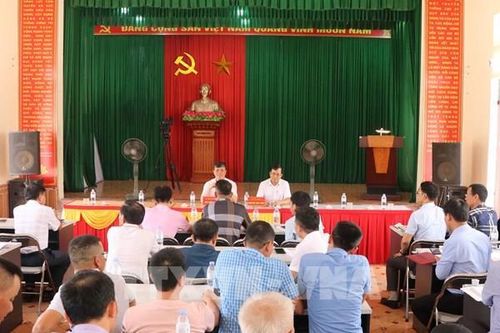 Đối thoại với người dân về phản ánh nước sinh hoạt không đạt chuẩn tại Kiến Thụy, Hải Phòng