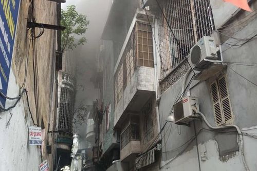 Nhân chứng kể lại vụ cháy nhà khiến 3 người tử vong tại ngõ Thổ Quan