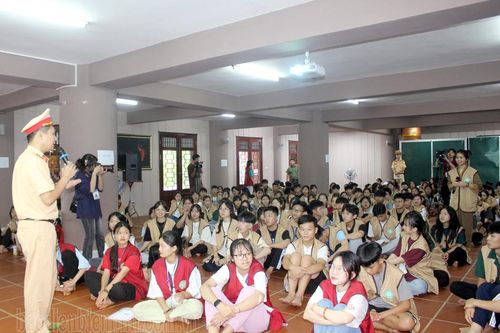 Tuyên truyền Luật Giao thông đường bộ cho 160 khóa sinh