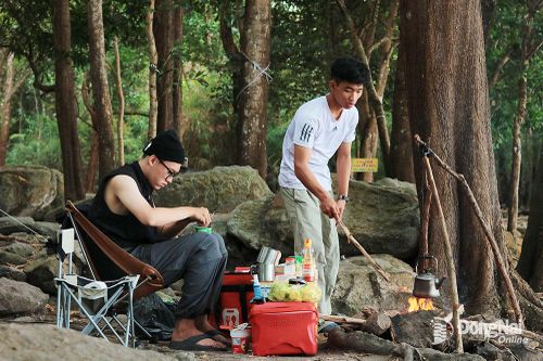 Thi xong, sĩ tử làm gì?