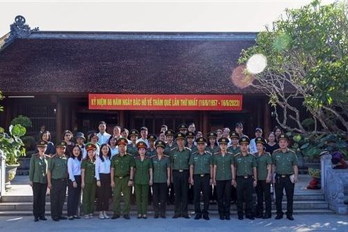 Khối thi đua số 4 Công đoàn CAND về nguồn tại những 'địa chỉ đỏ' ở Nghệ An