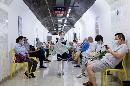 Trung Quốc mở hầm trú ẩn cho người dân tránh nóng