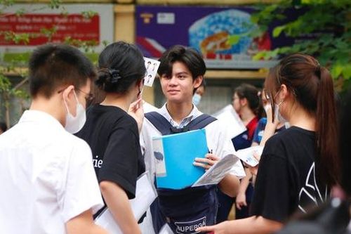 Học sinh Thành phố Hồ Chí Minh trượt lớp 10 công lập nên học ở đâu?