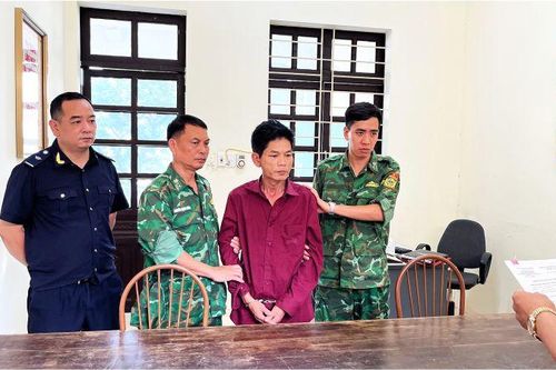Lào Cai: Bắt đối tượng mua bán trái phép 6.000 viên hồng phiến