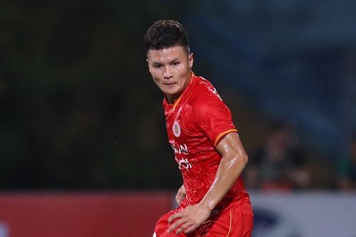 Quang Hải đá hỏng quả 11 mét: Khi kì vọng biến thành áp lực khổng lồ