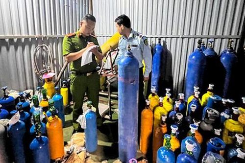 Triệt phá kho sang chiết 'khí cười'