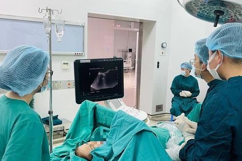 Cụ bà thoát khỏi u gan 3cm không cần phẫu thuật