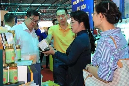 TP.Hồ Chí Minh: Người dân ngày càng quan tâm lựa chọn hàng Việt