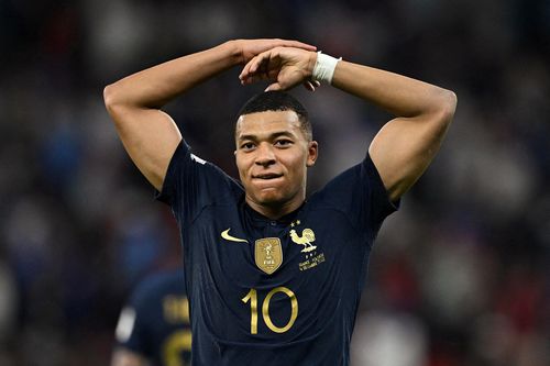 Cầu thủ PSG phản đối Mbappe