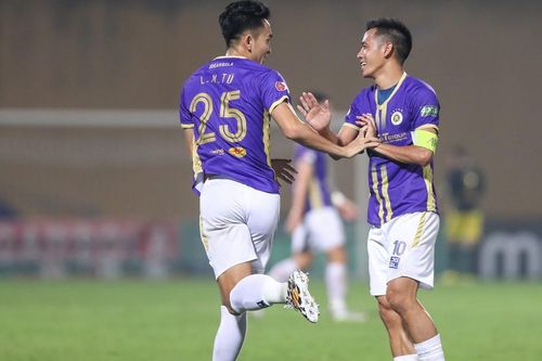 Văn Quyết chưa thể trở lại 'cứu' Hà Nội FC