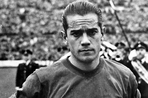 Luis Suarez qua đời