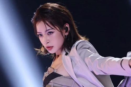 Chi Pu áp đảo 'dàn sao' Hoa ngữ với màn trình diễn táo bạo, liên tục vào 'hot search' Trung Quốc