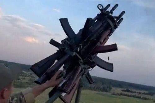 Ukraine 'chế tạo' súng máy 6 nòng từ AK-74