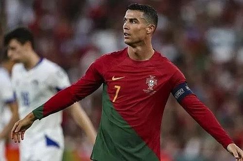 Những cầu thủ vĩ đại từng khoác chiếc áo số 7 huyền thoại của MU, Ronaldo xuất sắc nhất?