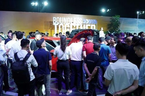 VinFast VF 5 Plus – 'Vua trang bị' phân khúc A hút khách tại triển lãm 'xanh'