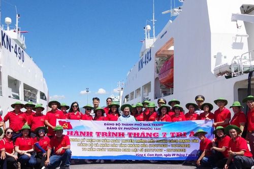Tuyên truyền biển đảo cho cán bộ nhân dân phường Phước Tân (Khánh Hòa)