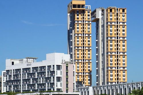 Lộ diện 'siêu đô thị' sân golf nghìn tỷ trên núi; nhà đất giảm giá, thiếu hàng