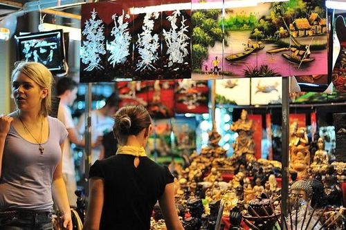 Kinh tế đêm: Đâu chỉ là ăn nhậu, phố đi bộ và chợ đêm