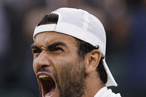Matteo Berrettini đánh bật Zverev khỏi Wimbledon