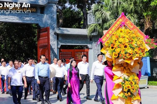 Bí thư Tỉnh ủy Vĩnh Phúc dâng hương tại Khu Di tích Quốc gia đặc biệt Kim Liên