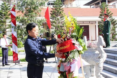 Phó Thủ tướng Trần Hồng Hà dâng hương tưởng niệm Tổng Bí thư Nguyễn Văn Cừ