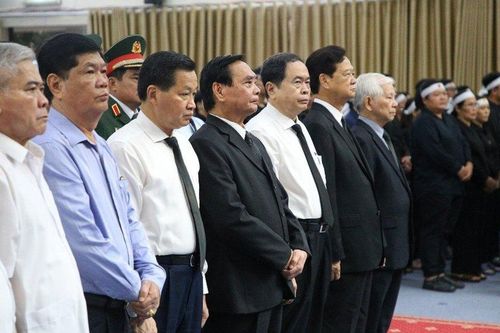 Tiễn đưa nguyên Trưởng ban Tổ chức Trung ương Lê Phước Thọ về đất mẹ