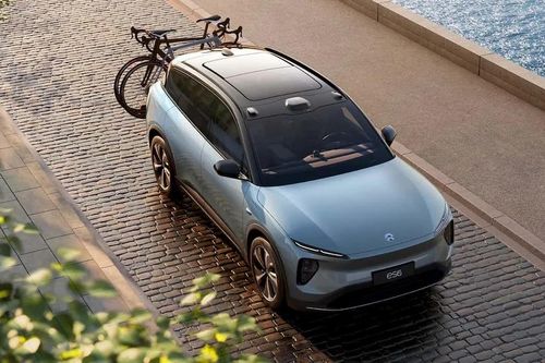 Công ty xe điện NIO Trung Quốc cung cấp gói pin thể rắn, có phạm vi đến 930 km cho một lần sạc