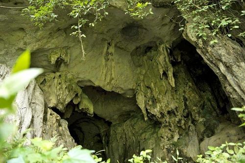 Bí ẩn hang Ngườm Bốc