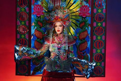 Fan choáng váng với National Costume của Việt Nam tại Miss Supranational 2023