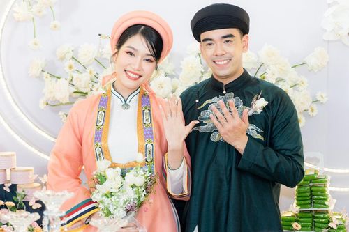 Á hậu Phương Anh và chồng tiến sĩ diện Việt phục trong lễ vu quy