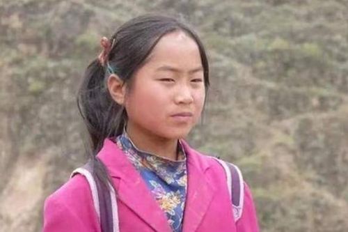Ông ngoại đòi phúc khảo vì điểm thi của cháu quá thấp, lúc biết kết quả thì bật khóc nức nở