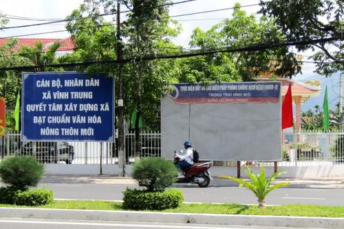 Cần thay mới pa nô tuyên truyền