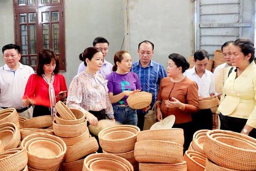 Xây dựng trung tâm giao thương hàng hóa Hà Nội - Viêng Chăn
