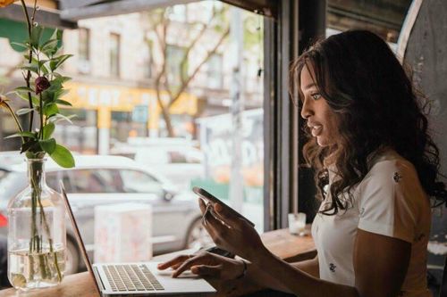 Kiếm ít nhất 1 tỷ đồng/năm: Không cần dậy sớm, làm 'ở đâu cũng được', tất cả là nhờ vận dụng 4 bí quyết 'vàng'